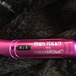 Bead Head Maxxed Out curling iron never used